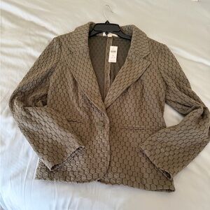 Honeycomb Patterned Blazer for Spring